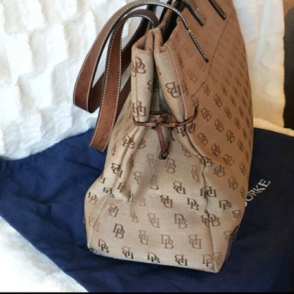 Dooney & Bourke Vintage Anniversary Signature Medium Tote & Pouch - Picture 3 of 12